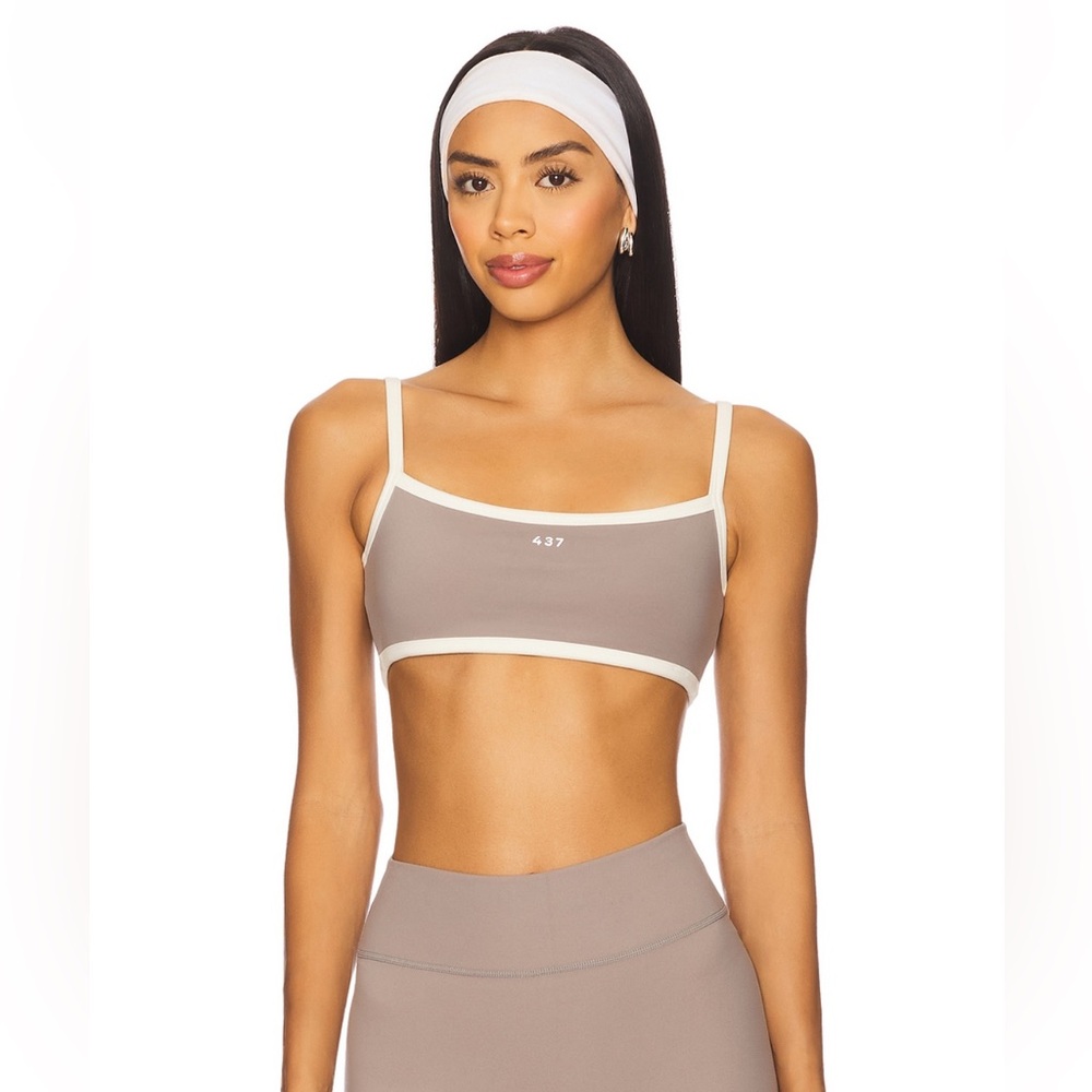 437 Square-Neck Sports Bra in Taupe with Cream Trim